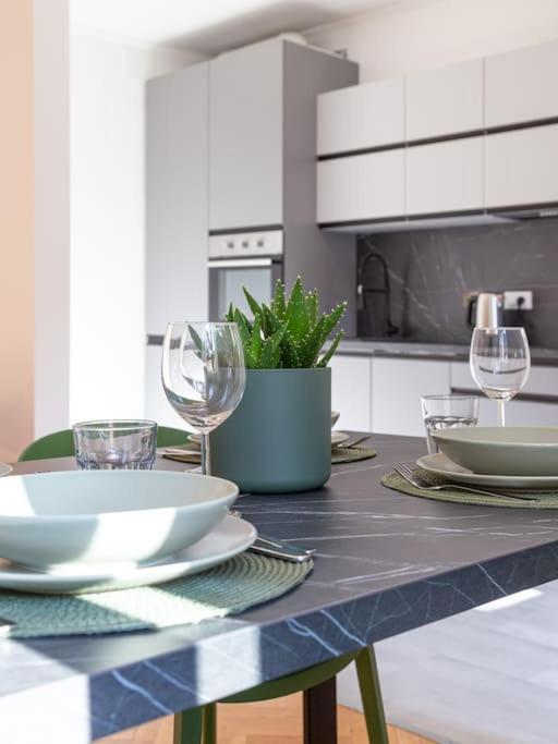 Stylish Apartment - Casa Leone - Center Trieste Exterior foto